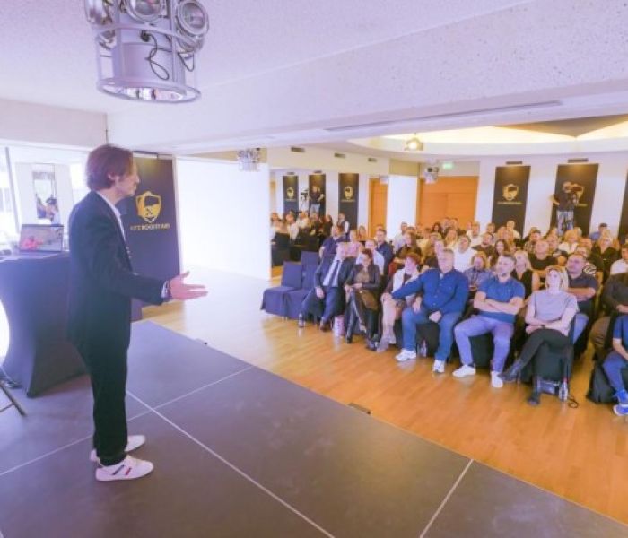 Rund einhundert Mitgliedsbetriebe der KFZ-Rockstars (Foto: KFZ Rockstars Robert Merz GmbH)